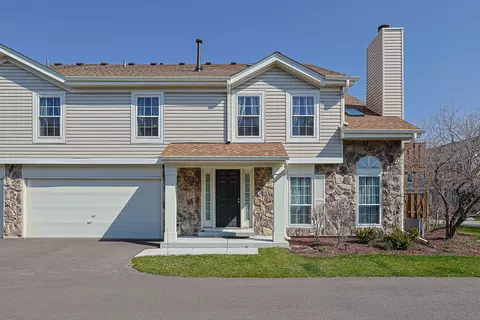 3 S094 Timber Dr, Warrenville, IL 60555