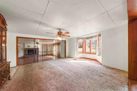 Living - 299 E Lincoln St, Seneca, IL 61360 photo 1 of 2