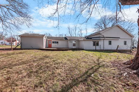 Exterior - 299 E Lincoln St, Seneca, IL 61360 photo 2 of 3