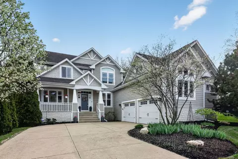 702 S Wilmette Ave, Westmont, IL 60559