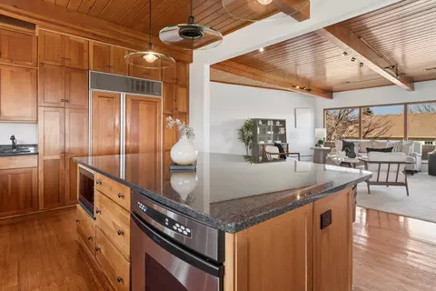 Kitchen - 615 Robin Rdg, Elgin, IL 60123 photo 5 of 5