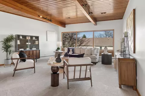 Living - 615 Robin Rdg, Elgin, IL 60123 photo 2 of 5