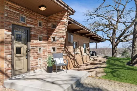 Exterior - 615 Robin Rdg, Elgin, IL 60123 photo 7 of 9