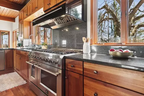 Kitchen - 615 Robin Rdg, Elgin, IL 60123 photo 3 of 5