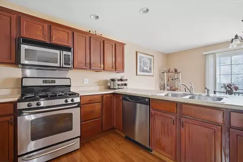 Kitchen - 2947 Buffalo Ln, Normal, IL 61761 photo 4 of 5
