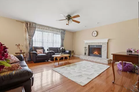 Living - 2947 Buffalo Ln, Normal, IL 61761 photo 2 of 3