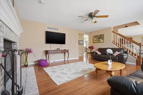 Living - 2947 Buffalo Ln, Normal, IL 61761 photo 3 of 3