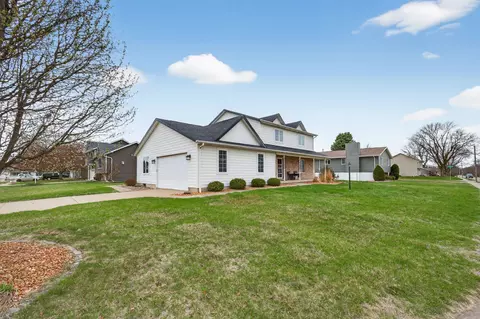 Exterior - 704 S 8th St, Eldridge, IA 52748 photo 8 of 8