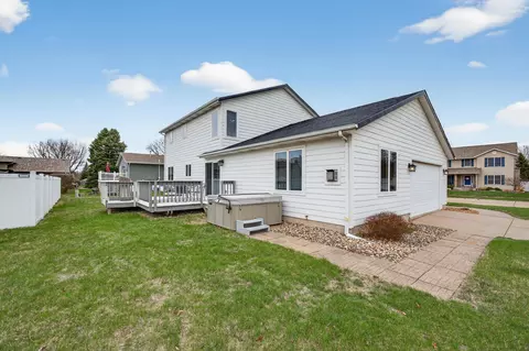 Exterior - 704 S 8th St, Eldridge, IA 52748 photo 6 of 8