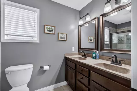 Bath - 704 S 8th St, Eldridge, IA 52748 photo 3 of 5