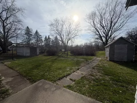 Exterior - 2403 Deets Rd, Sterling, IL 61081 photo 1 of 5