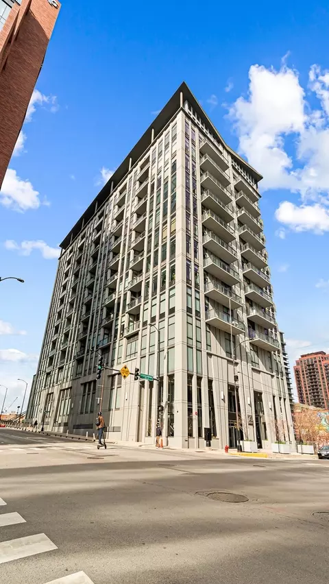 740 W Fulton St #1009, Chicago, IL 60661