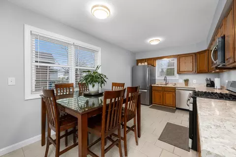 Kitchen - 925 12th Ave, Moline, IL 61265 photo 4 of 4
