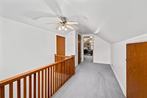 Entry Way - 925 12th Ave, Moline, IL 61265 photo 4 of 4