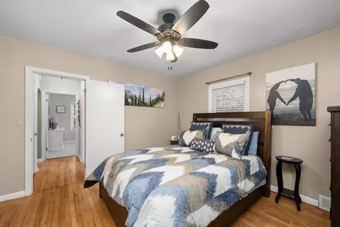 Bedroom - 925 12th Ave, Moline, IL 61265 photo 3 of 8