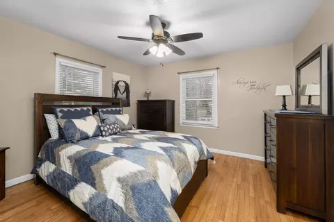 Bedroom - 925 12th Ave, Moline, IL 61265 photo 1 of 8