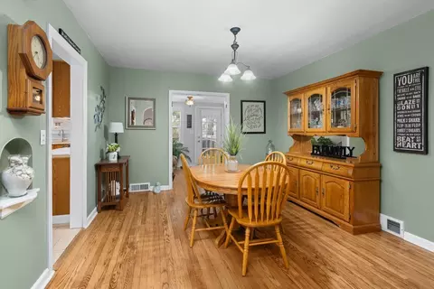 Dining - 925 12th Ave, Moline, IL 61265 photo 2 of 2