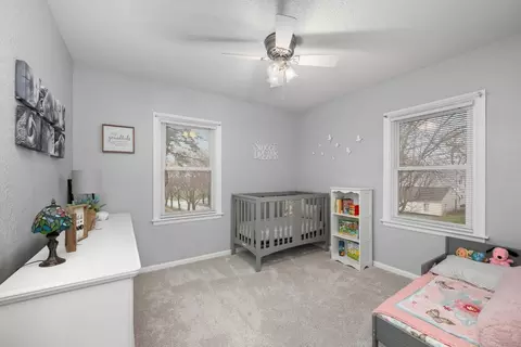 Bedroom - 925 12th Ave, Moline, IL 61265 photo 4 of 8