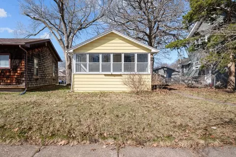 2441 21st Ave, Rock Island, IL 61201