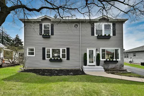 656 W Comstock Ave, Elmhurst, IL 60126