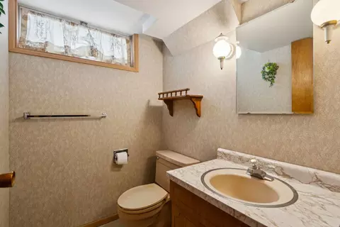 Bath - 310 Harvard St, Des Plaines, IL 60016 photo 2 of 2