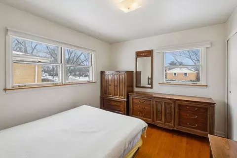 Bedroom - 310 Harvard St, Des Plaines, IL 60016 photo 2 of 3