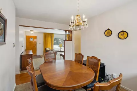 Dining - 310 Harvard St, Des Plaines, IL 60016 photo 2 of 2