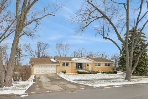 310 Harvard St, Des Plaines, IL 60016
