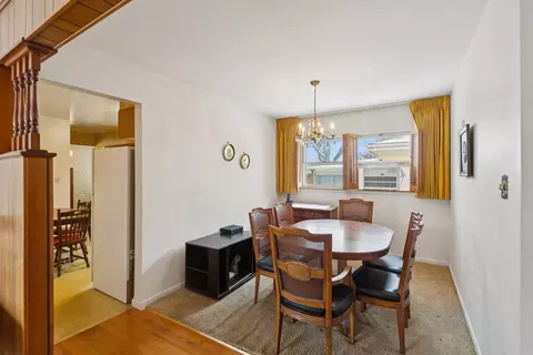 Dining - 310 Harvard St, Des Plaines, IL 60016 photo 1 of 2