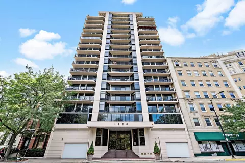 1920 N Clark St #3A, Chicago, IL 60614