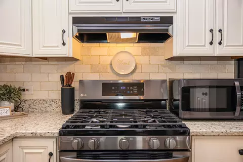 Kitchen - Undisclosed, Plainfield, IL 60586 photo 2 of 3