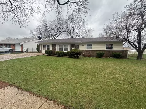7994 Kensington Ln, Hanover Park, IL 60133