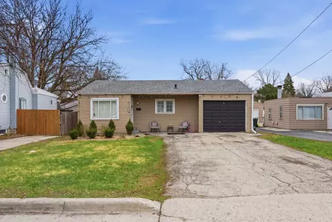 2713 Landen Dr, Melrose Park, IL 60164