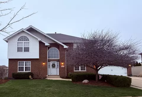 24504 Arrowhead Dr, Manhattan, IL 60442