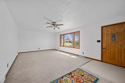 Living - 1003 14th Ave B, Orion, IL 61273 photo 2 of 6