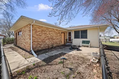 Exterior - 1003 14th Ave B, Orion, IL 61273 photo 3 of 7