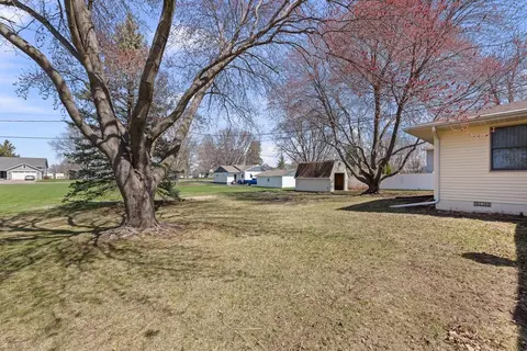 Exterior - 1003 14th Ave B, Orion, IL 61273 photo 6 of 7