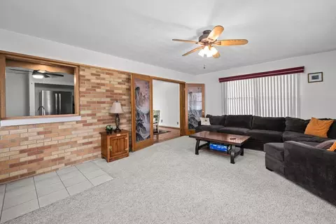 Living - 1003 14th Ave B, Orion, IL 61273 photo 5 of 6