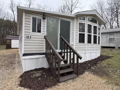 17-185 Woodhaven Lks, Sublette, IL 61367