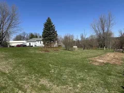 Exterior - 18760 Hillside Rd, Morrison, IL 61270 photo 7 of 12