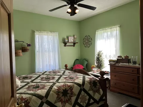 Bedroom - 18760 Hillside Rd, Morrison, IL 61270 photo 1 of 4