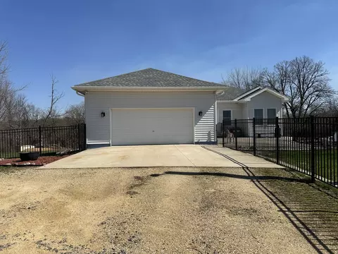Exterior - 18760 Hillside Rd, Morrison, IL 61270 photo 3 of 12