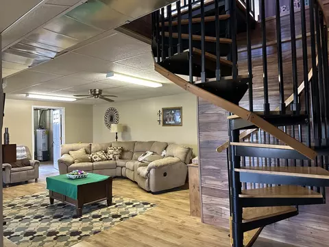 Living - 18760 Hillside Rd, Morrison, IL 61270 photo 4 of 5
