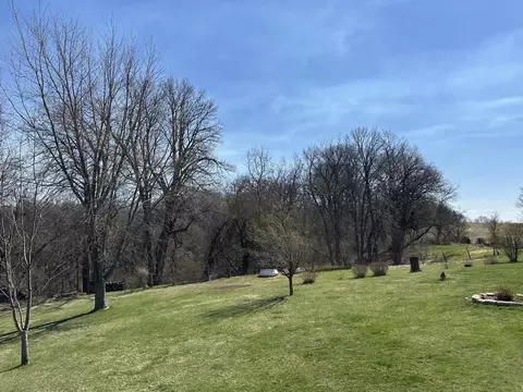 Exterior - 18760 Hillside Rd, Morrison, IL 61270 photo 6 of 12