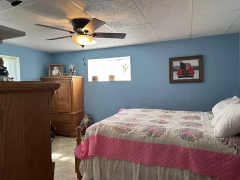 Bedroom - 18760 Hillside Rd, Morrison, IL 61270 photo 4 of 4