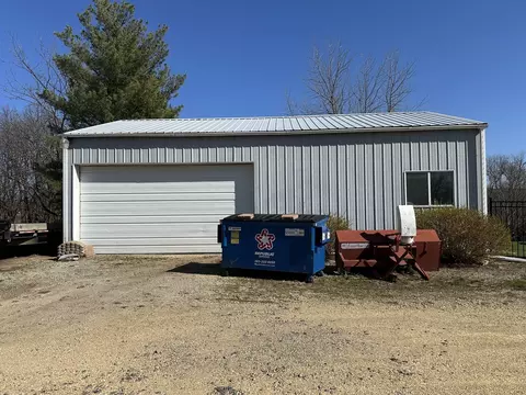 Exterior - 18760 Hillside Rd, Morrison, IL 61270 photo 5 of 12