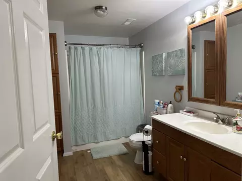 Bath - 18760 Hillside Rd, Morrison, IL 61270 photo 2 of 2