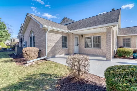 833 Havenshire Rd #833, Naperville, IL 60565