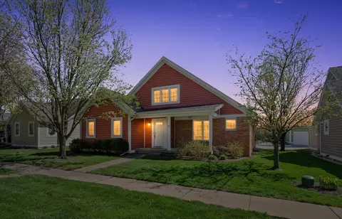 6 Hedgerow Ct #6, Monticello, IL 61856