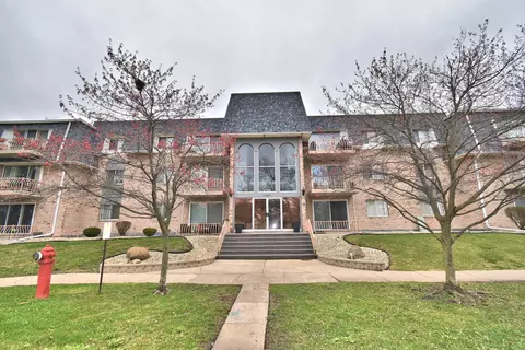 18855 Burnham Ave #234, Lansing, IL 60438